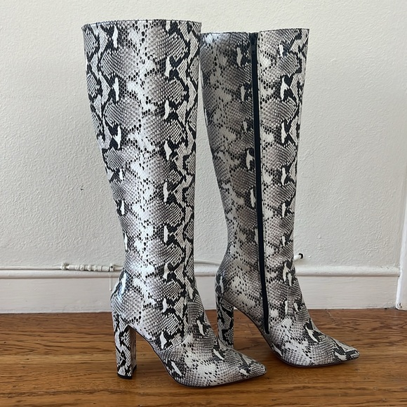 NWOT Lexie Boot in Natural Snake by Tony Bianco - Picture 7 of 10